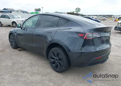 2024 Tesla Model Y Long Range Dual Motor All-Wheel Drive/Rwd z USA, uszkodzony, nr VIN 7SAYGDEDXRA307210